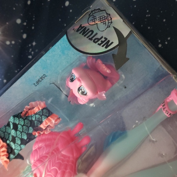 Monster High Doll Lagoona Blue Neptuna G3 2022 - Picture 4 of 5
